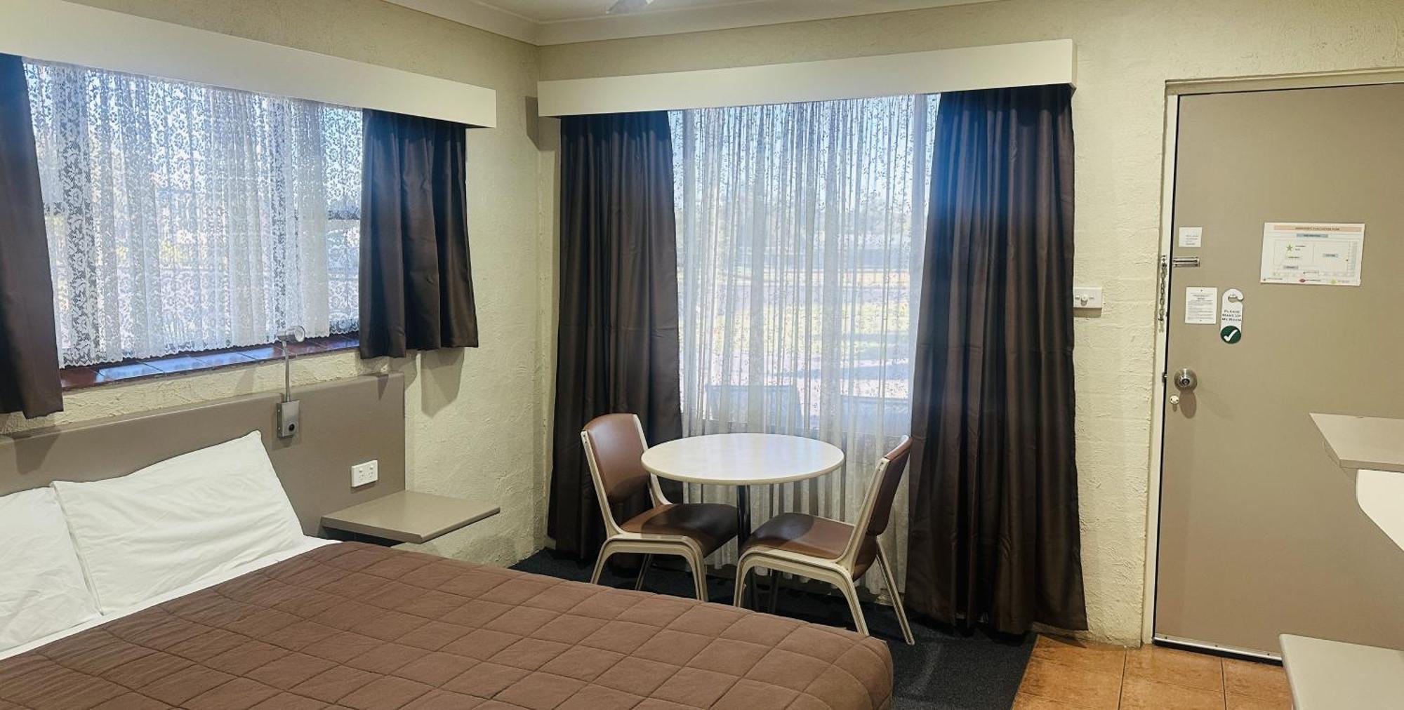 Sapphire City Motor Inn Inverell Exterior photo