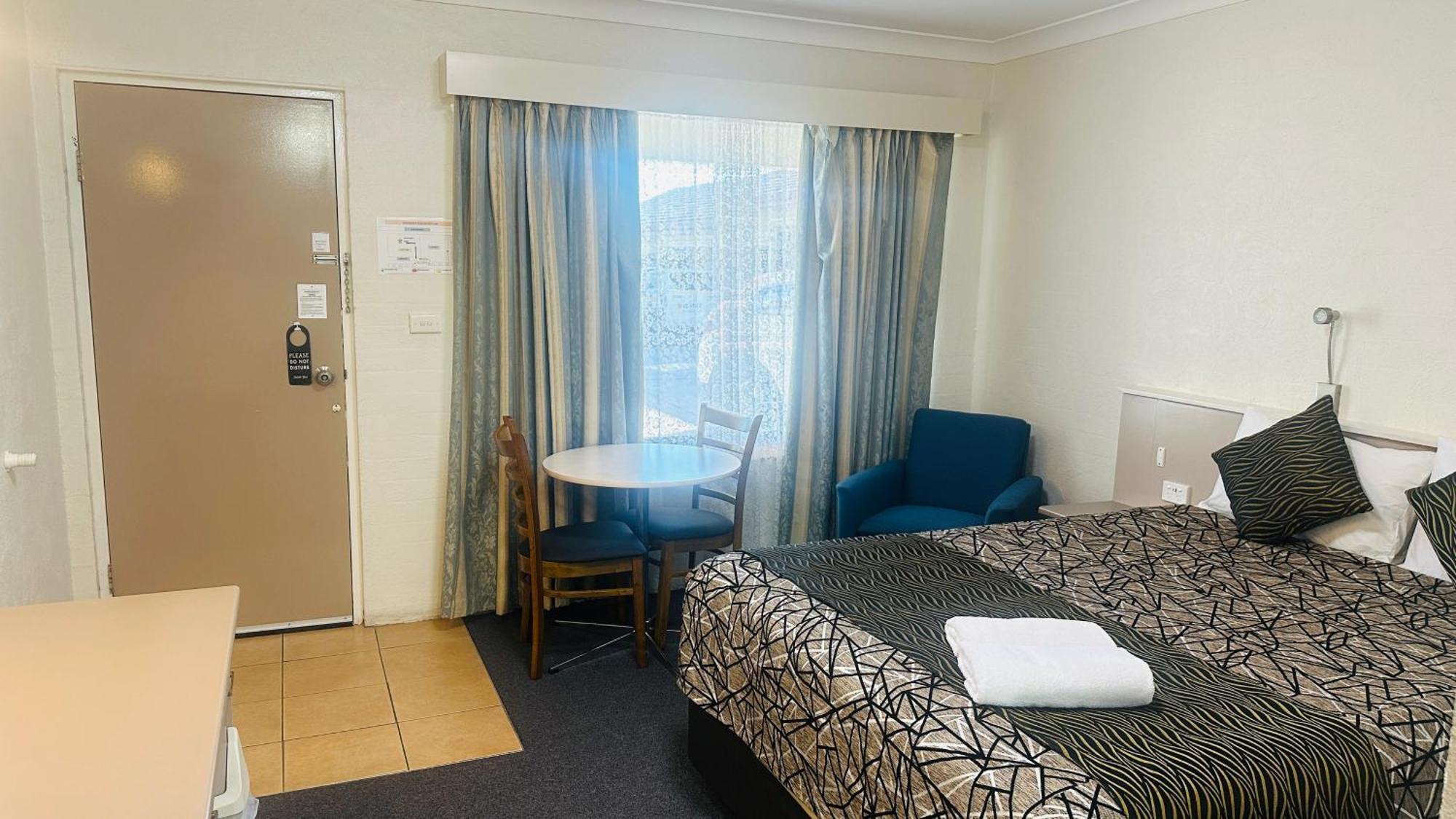 Sapphire City Motor Inn Inverell Exterior photo
