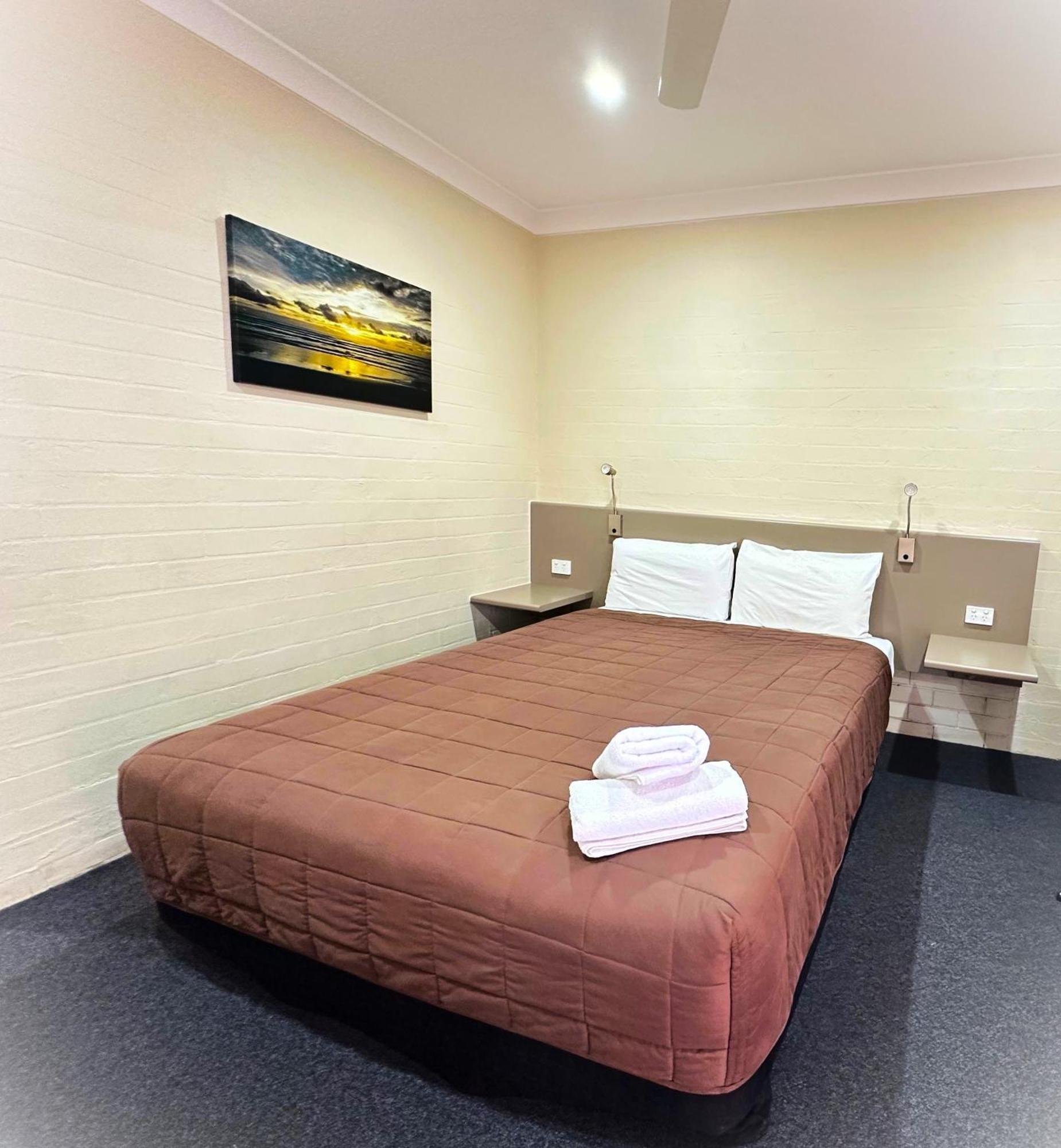 Sapphire City Motor Inn Inverell Exterior photo